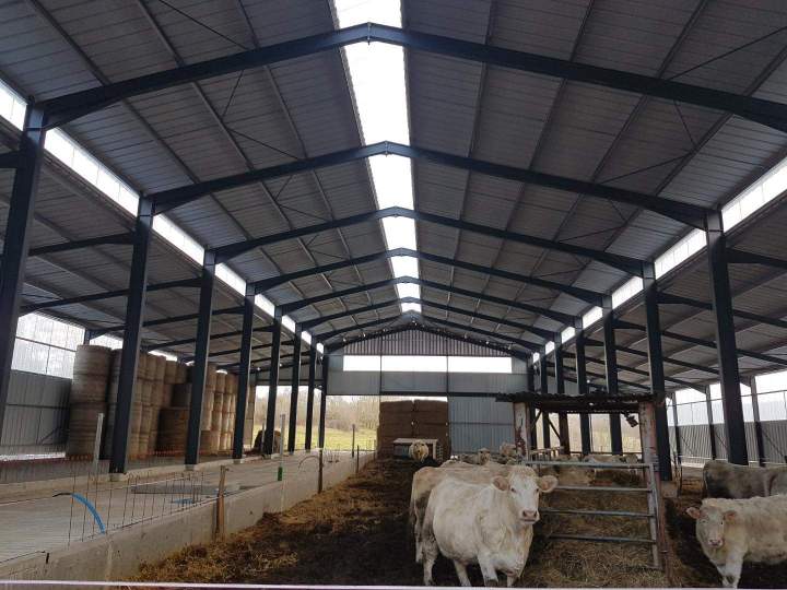 Grange avec toiture photovoltaïque Puy-de-Dôme